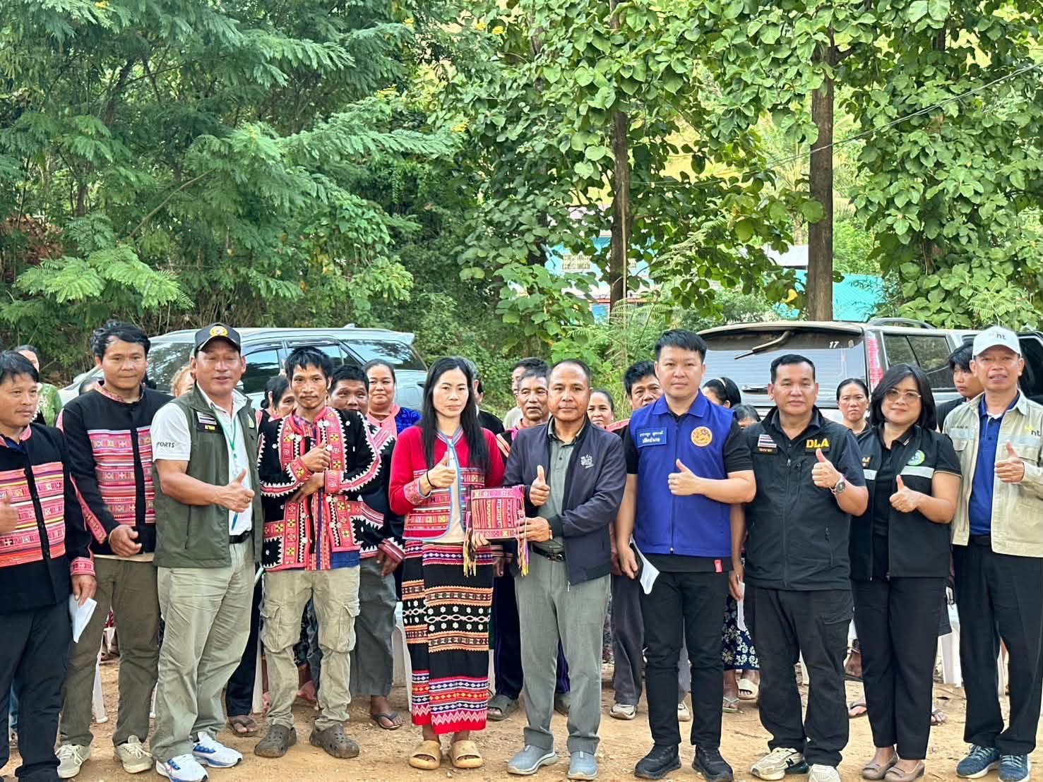 ผู้ว่าฯ เชียงราย สั่งบูรณาการหน่วยงานเร่งแก้ปัญหาไฟฟ้า–สัญญาณอินเทอร์เน็ต บ้านผาสุข ดูแลคุณภาพชีวิตประชาชน